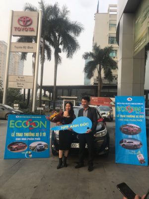 Trao xe cho nhà phân phối