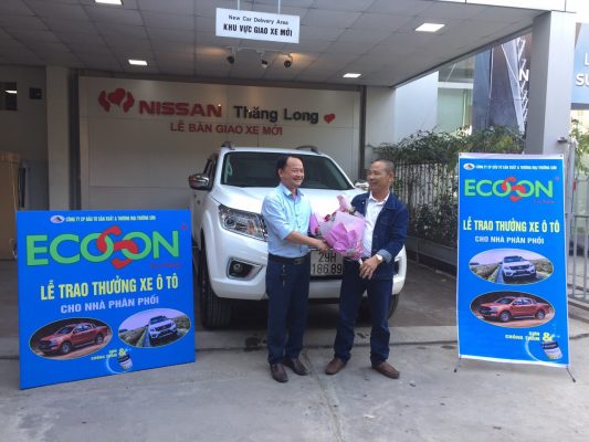 Trao xe cho nhà phân phối