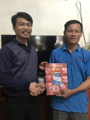 Trao thưởng đầu xuân cho nhà phân phối